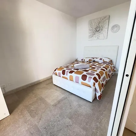 Two Bedrooms, Sea View, Parking Next Monaco Beausoleil