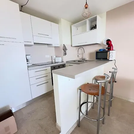 Two Bedrooms, Sea View, Parking Next Monaco * Beausoleil